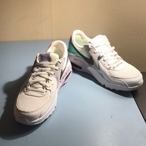 Nike Air Max Excee Women’s Size 7